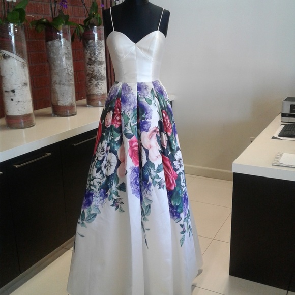 Terani Couture 1711P2862 Ivory/Multi - Picture 1 of 4